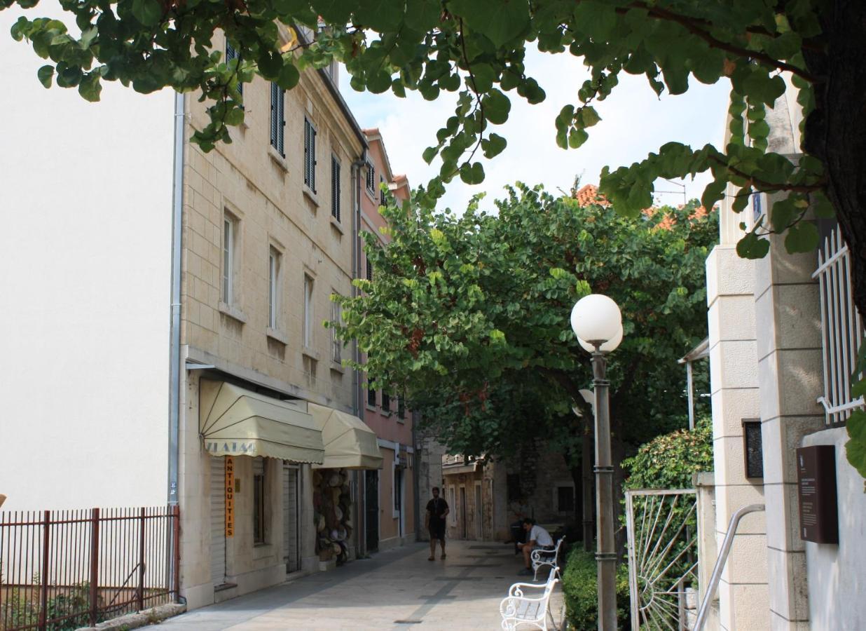 Old Town Apartment Omis Bagian luar foto