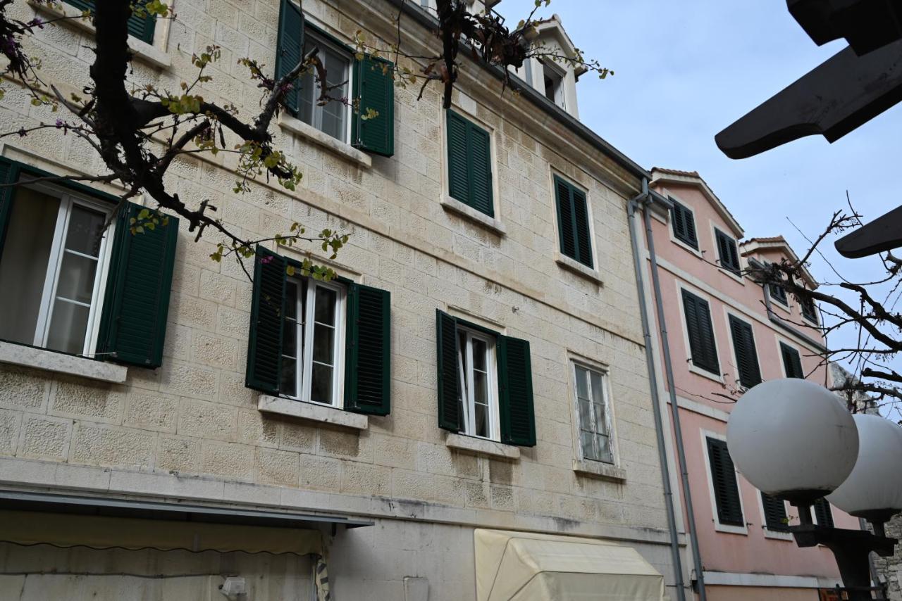 Old Town Apartment Omis Bagian luar foto