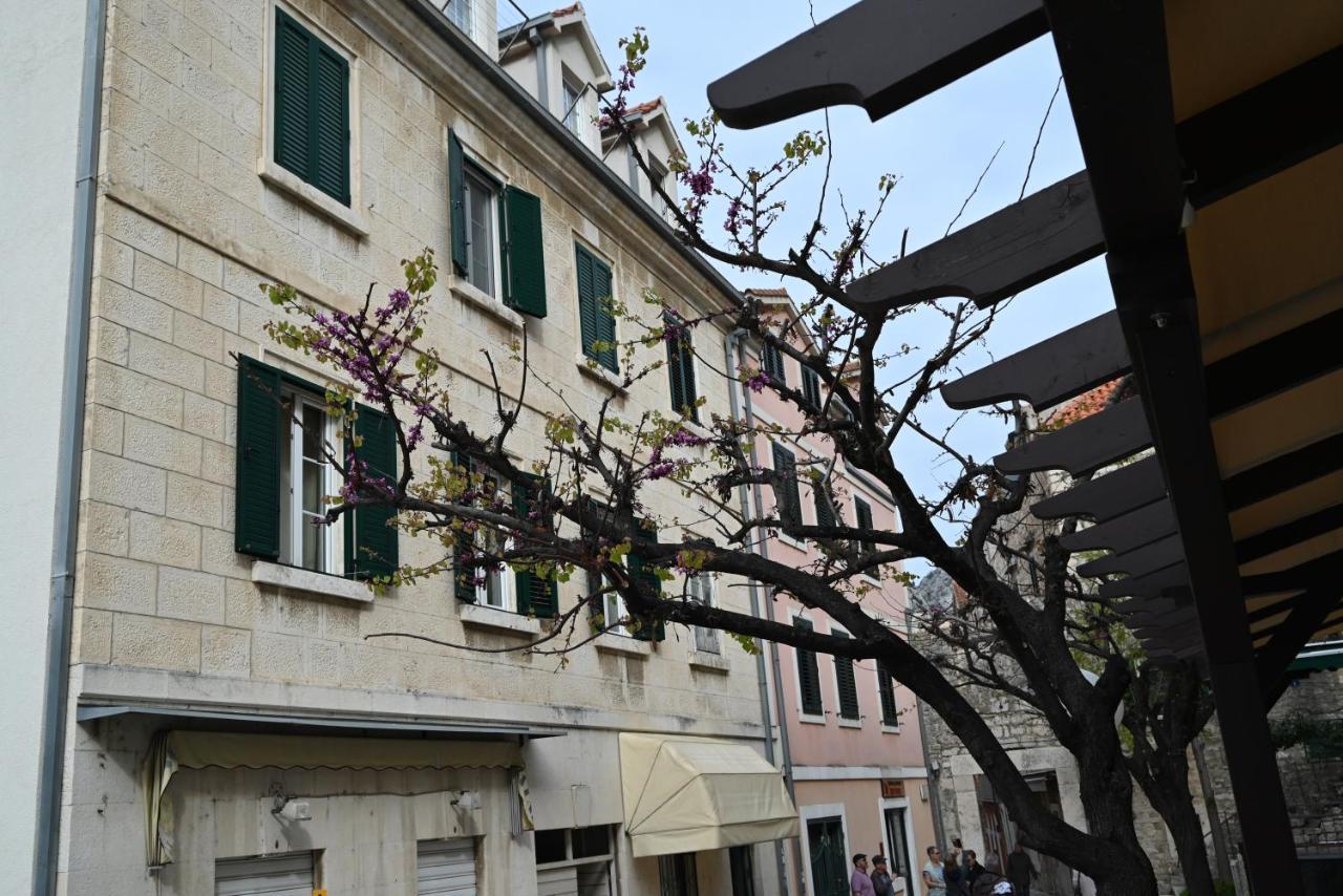 Old Town Apartment Omis Bagian luar foto