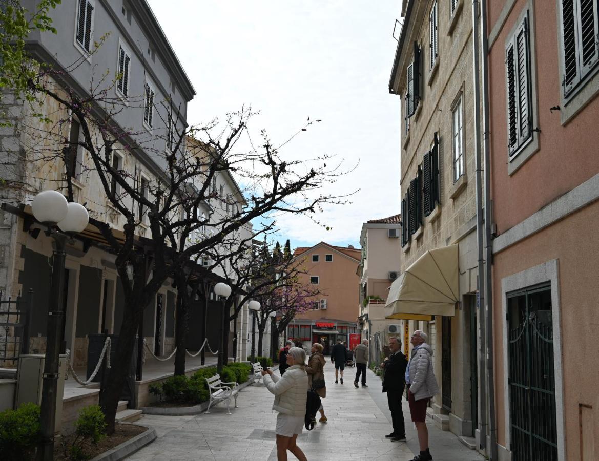 Old Town Apartment Omis Bagian luar foto