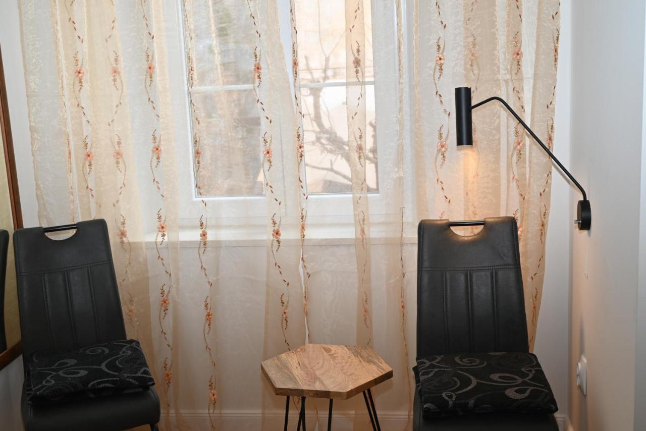 Old Town Apartment Omis Bagian luar foto