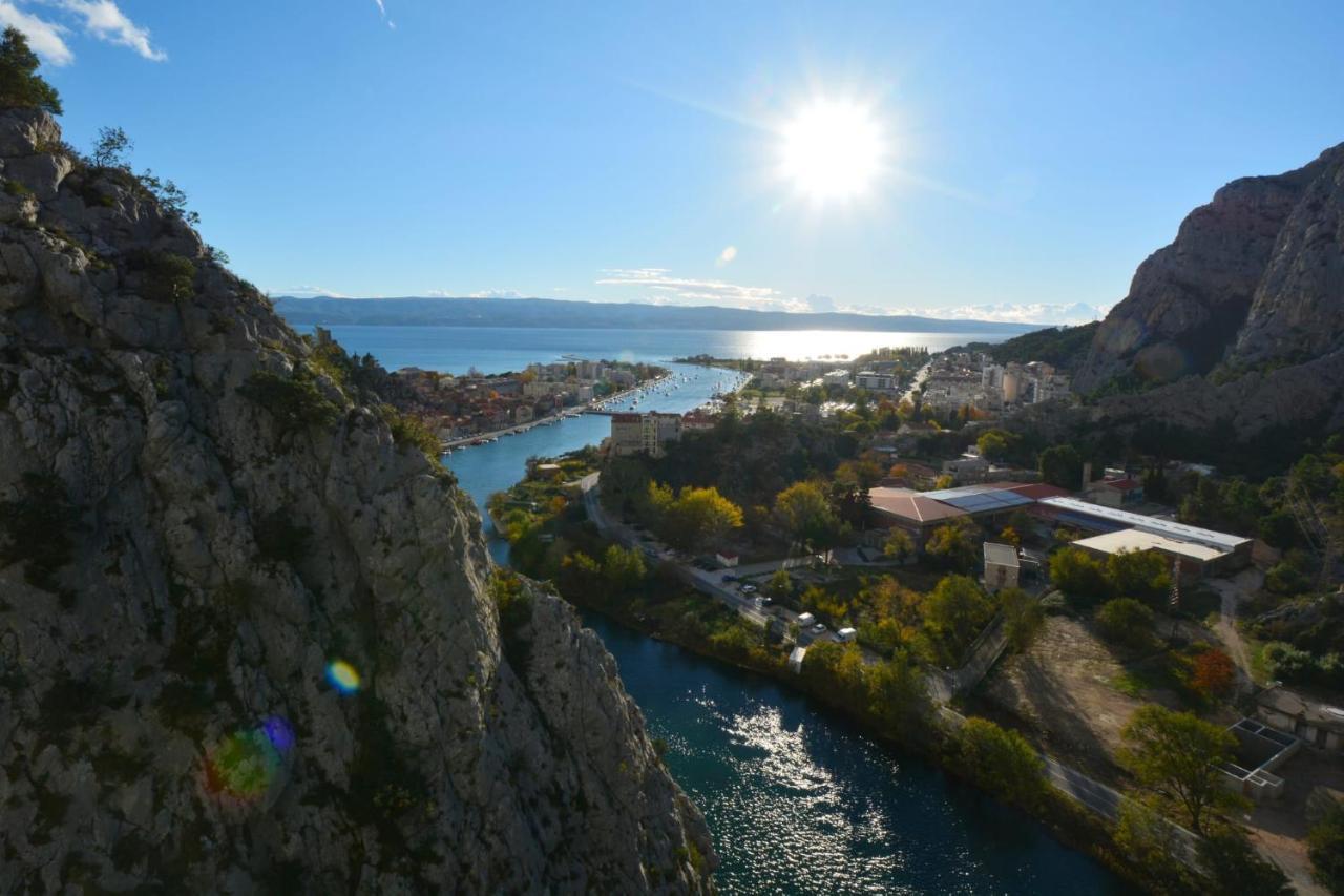 Old Town Apartment Omis Bagian luar foto