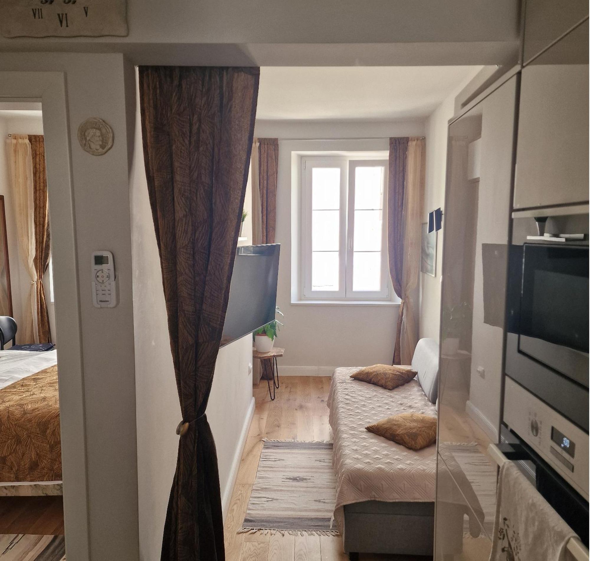 Old Town Apartment Omis Bagian luar foto