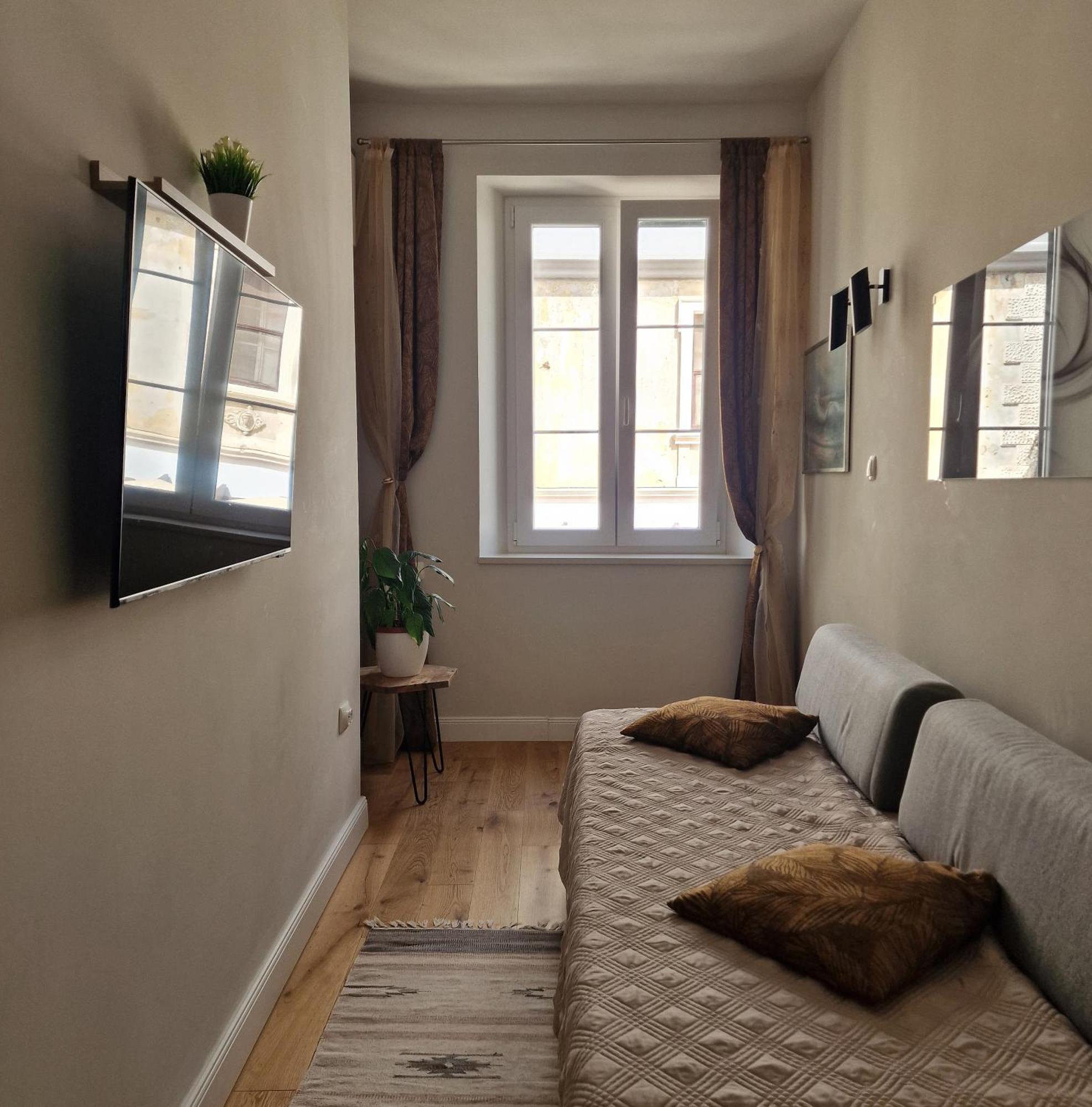 Old Town Apartment Omis Bagian luar foto