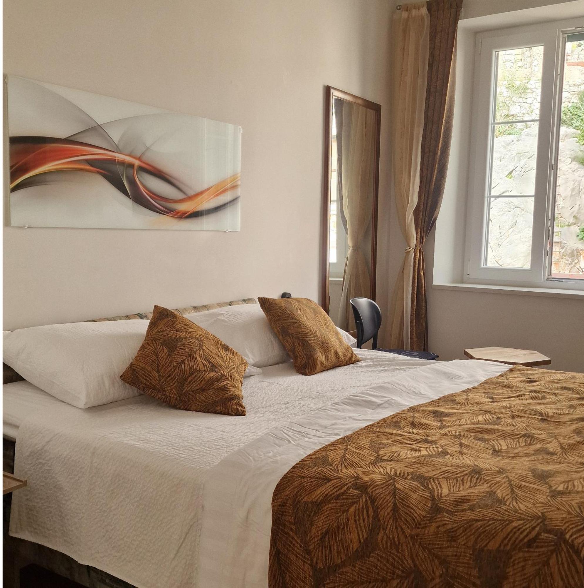 Old Town Apartment Omis Bagian luar foto