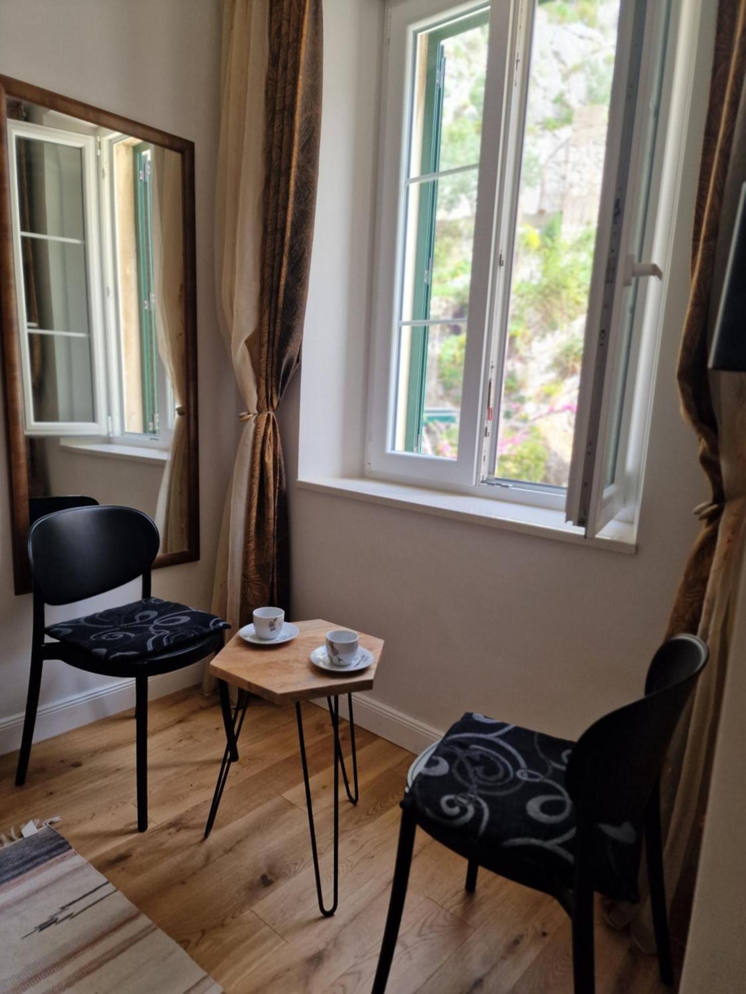 Old Town Apartment Omis Bagian luar foto